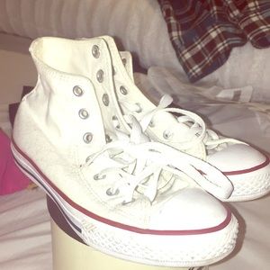 Converse sneakers with no inner soles